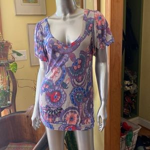 Free People paisley 80% rayon 20% linen and 100% silk lined sleeves